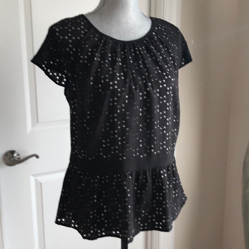 Cute Ann Taylor lasercut blouse
